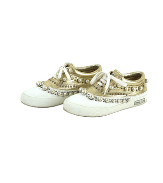 Low-Top Sneakers
