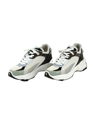 Run 55 Sneakers