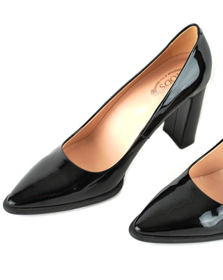 Pointed Pumps