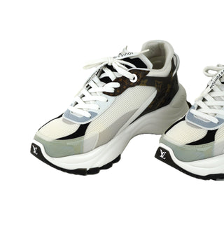 Run 55 Sneakers